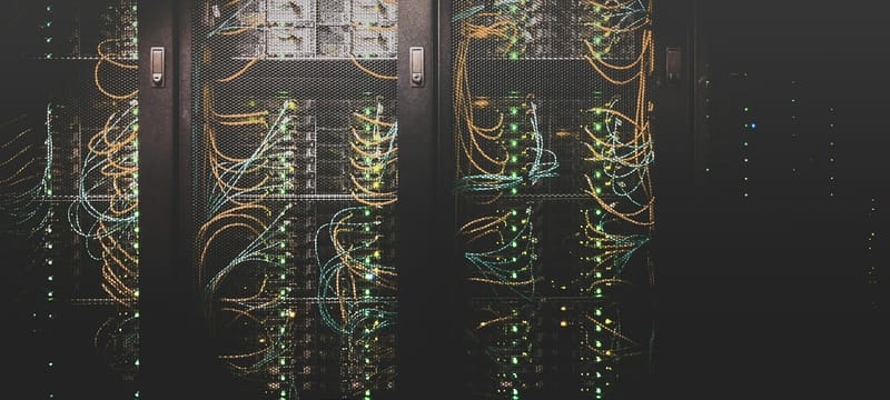 Server architecture diagram showing CDN, cache, and database in the response path